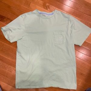 Men’s Vineyard Vines graphic tee shirt